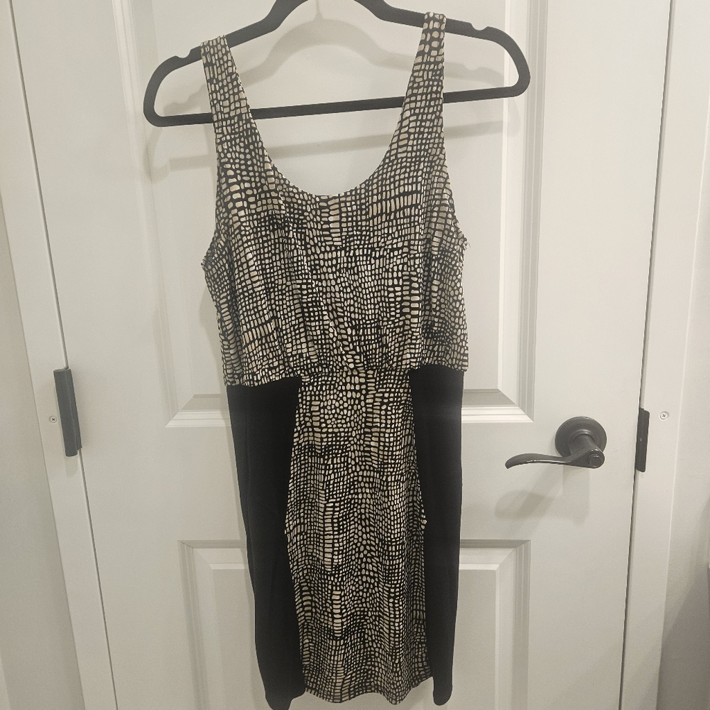 Chic Black and Cream Patterned Dress